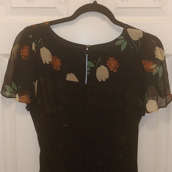 Cap sleeve fit and flare dress - Picture 5 of 5